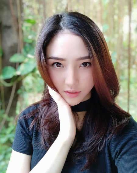 gambar model cantik indonesia pulp