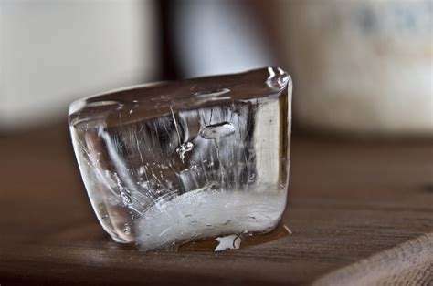How To Make Ice Cubes Without Using A Tray Ice Maker Cage
