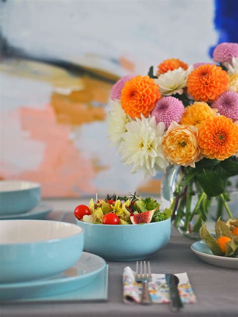 25:5 ✖ unknown word csssyntaxerror. Salad bowl in blue. Food styling ideas. | Table ...