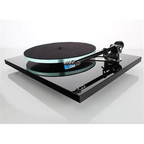 New Rega Planar 3 Turntable With Elys 2 To Clear At Incredible Price