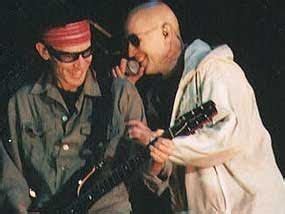 El indio solari fue vacunado contra el coronavirus y lo compartió en las redes. Carlos "Indio" Solari y Eduardo "Skay" Beilinson ...