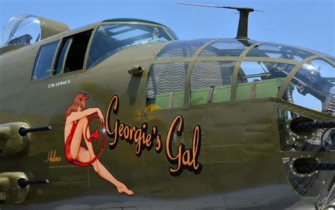 100 Military Pin Up