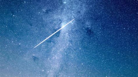 Double Meteor Showers 10 Stunning Photos Of Peaking Delta Aquariids