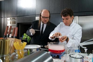 Scarica subito l'illustrazione vettoriale la cucina molecolare chef. Il Gastronomo Scientifico: Comme un chef. Jean Reno e la ...