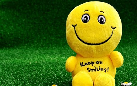 Download Wallpapers Keep On Smiling Toy 4k Smile