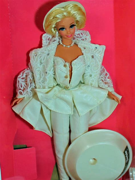 Classique Uptown Chic Barbie 1993 Mib Nrfb 11623 Ebay