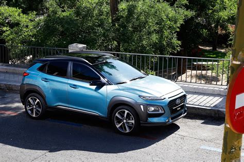 Introducing the 2022 kona, the small suv with upgraded styling, technology and versatility. 2018 Hyundai Kona Debuts Fresh Face, New Small SUV ...