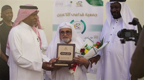 أعلنت مبادرة الإسكان التنموي التي تستهدف مستفيدي الضمان الاجتماعي، عن فتح باب التسجيل أمام المقاولين كشفت وزارة الإسكان عن برنامج الإسكان التنموي لتوفير 200 ألف وحدة سكنية لمستفيدي الضمان الاجتماعي، سيتم خلاله منح وحدة سكنية للمستفيد. جمعية قدامى اللاعبين بالمدينة المنورة تسلم الدفعة الأولى ...