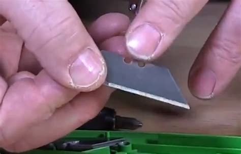 How To Replace A Box Cutter Utility Knife Blade Albany County Fasteners