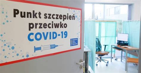 Zapisu na szczepienie można dokonać na cztery sposoby: Warszawa: NFZ: szczepienie populacyjne przeciw COVID-19 w ...