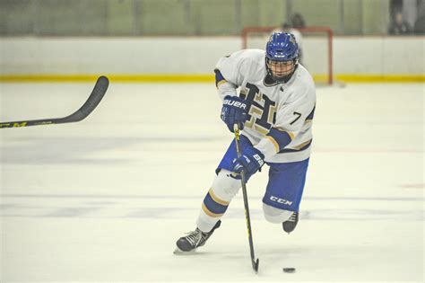 Mens Hockey Receives Votes In Latest Division Iii Polls News