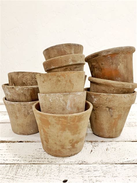 Aging Terra Cotta Pots Diy Painted Vases Painted Pots Trash To