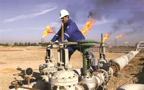 يعرّف النفط كيميائياً أنّه مزيج معقّد من الهيدروكربونات؛ وهو يختلف في مظهره ولونه وتركيبه بشكل. 5 مليارات دولار مبيعات النفط في العراق - جريدة الراية