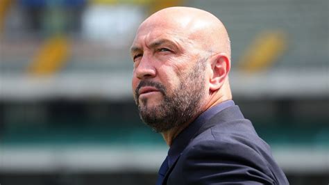 Born 28 april 1960) is an italian football manager and former player who last managed serie a club cagliari. Walter Zenga riparte focalizzato come un laser | Sport ...