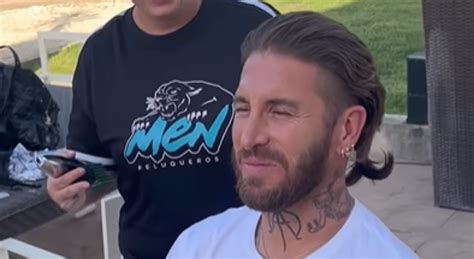 Sergio Ramos Zet De Tondeuse Erin En Gaat Van Lang Haar Naar Millimeter