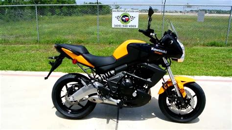 Now for a definite negative: Overview and Review: 2012 Kawasaki Versys 650 Black Yellow ...
