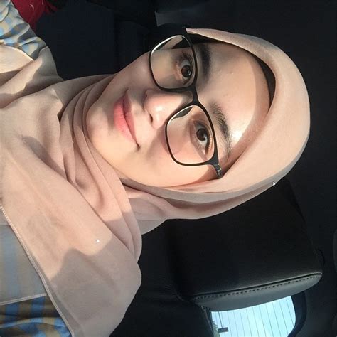 Gambar kartun pakai cermin mata. Gambar Lelaki Pakai Cermin Mata - CERMITOK