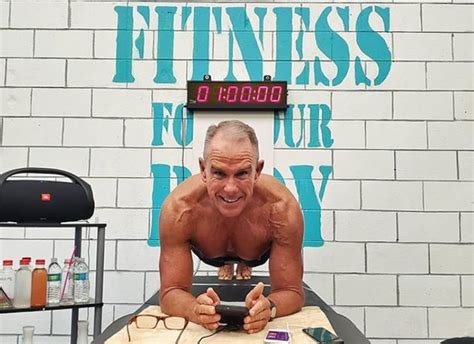 62 year old ex us marine sets world record by holding plank for over eight hours video