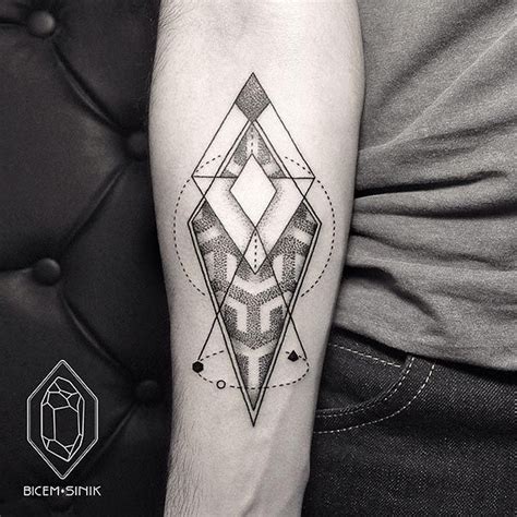30 Stunning Geometric Line And Dot Tattoos Design Bump Detailliertes