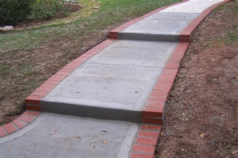 Concrete Sidewalk With Brick Soldier Course Sod Sales Direct The