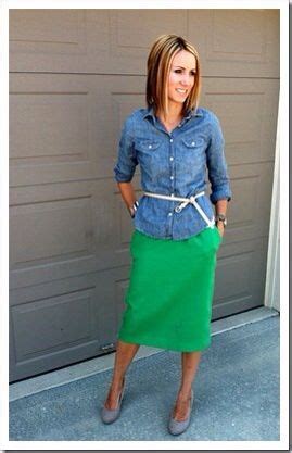 Pin By Stephanie Connell On Moda Fashion Green Skirt Modest Outfits
