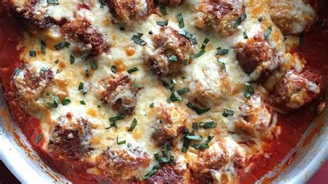 Welcome to alton brown's fun, exploratory website, home to recipes, favorite multitaskers, scabigail merch, and bonus video content. Alton Brown's Chicken Parm Meatballs - YouTube