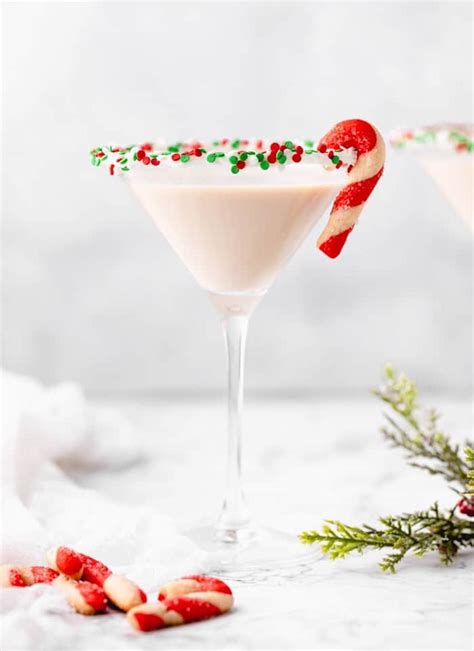 holiday cocktail recipes to make your spirits bright the everygirl