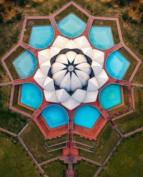 نمادگرایی معبد لوتوس Lotus Temple واحد معماری و شهرسازی