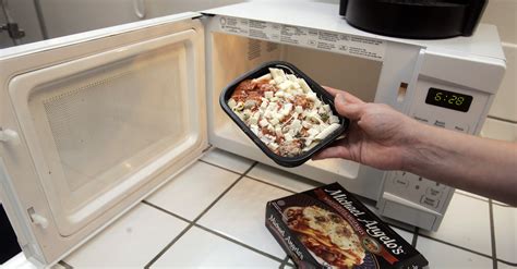 Microwave Warning Never Reheat These 8 Foods Rare