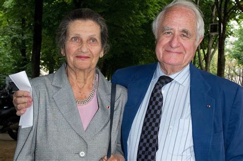 Simone veil est entrée dimanche, avec son époux antoine, au panthéon à l'issue d'une les cercueils de simone veil, décédée le 30 juin 2017, et de son époux reposent dans la nef du panthéon. Simone Veil au Panthéon : pourquoi son mari Antoine Veil ...
