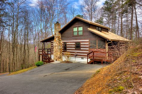 Stunning pigeon forge riverfront log cabin with 2 hot tubs, 2 full kitchens, 2 gas grills, & close to pigeon forge parkway! Our 10 Best Pigeon Forge Cabins for Large Groups