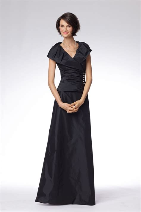 Trendy and classy mother of the bride dresses are presented in this photo gallery. 12 Sensational Mother Of The Bride Dresses