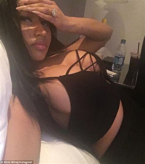 Nicki Minaj Shows Off Her Cleavage In Instagram Selfie