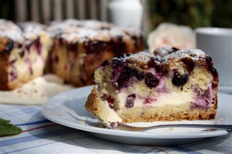 Schmand, 20 g zucker und 1 päckchen sahnefestiger mit den schneebesen des handrührgerätes gut aufschlagen. Blaubeer Streuselkuchen mit Schmand | Streuselkuchen ...
