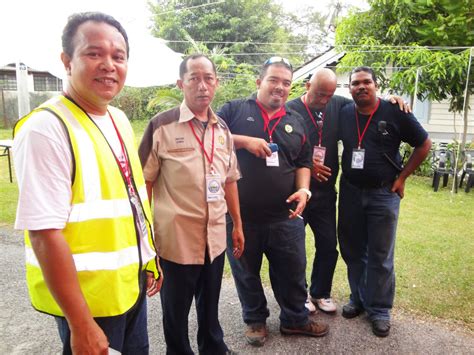 Sebatang logam yang panjangnya 1⁄4 lambda (λ) akan beresonansi dengan baik bila ada gelombang radio yang menyentuh permukaannya. RADIO AMATOR RAKAN RAKAN