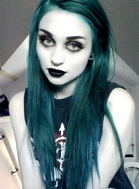 Pin By 210 317 0311 On † Goth Punk Emo † Gothic Hairstyles