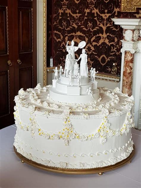 Whopping 22 Stone Cake Celebrates Queen Victorias Wedding Metro Newspaper Uk