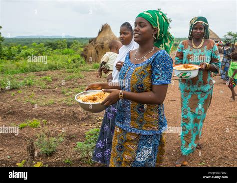Benin West Africa Taneka Koko Fulani Peul Tribe Women Bringing Food