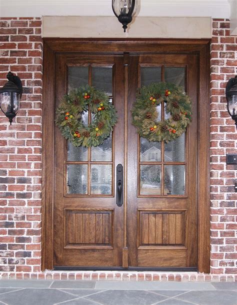 Wood Front Door With Wreaths Red Brick House Red Brick House