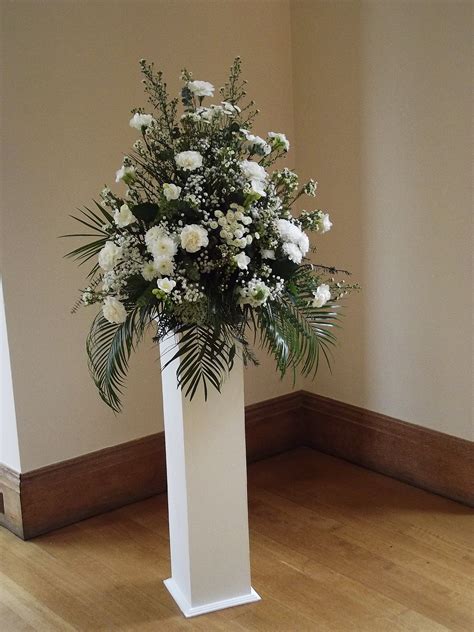 Pin by Meera Rao on Don't Like Wedding Flowers | Large flower
