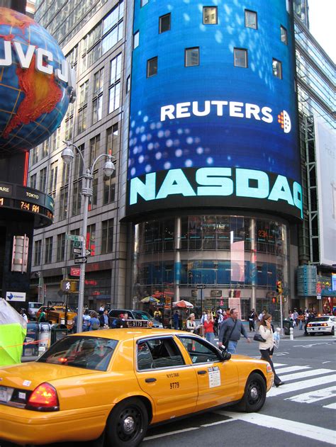 The nasdaq stock market /ˈnæzˌdæk/ (listen) is an american stock exchange based in new york city. NASDAQ - Wikipedie