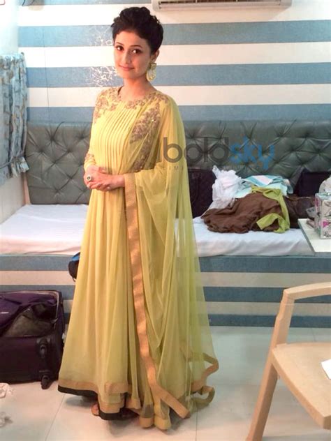 ragini khanna wearing ridhi mehra dress boldsky