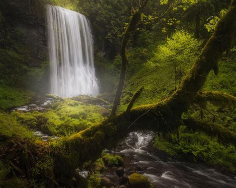 Upper Bridal Veil Falls In The Columbia River Gorge Oregon Oc