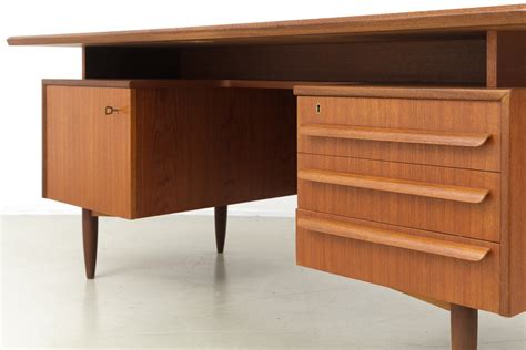 Ich habe den tisch im letzten jahr gekauft und vollständig überarbeitet. 60er Jahre Teak Schreibtisch (589) | MAGASIN Möbel