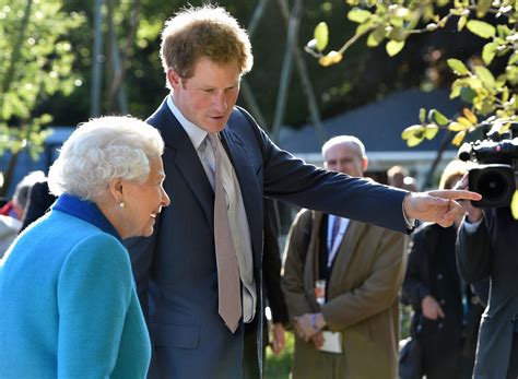 Royalty At Chelsea Flower Show Through The Years Gardens Illustrated
