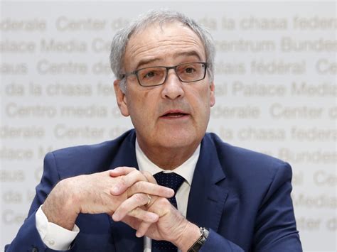 Et allez donc sur youtube, si vous ne me croyez pas. Guy Parmelin compte sur une reprise modérée de l'économie