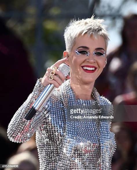 Katy Perry Witness World Wide Exclusive Youtube Livestream Concert