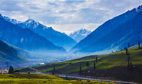 Kashmir Tourism, Best Places to Visit in Kashmir, Sightseeing in Kashmir