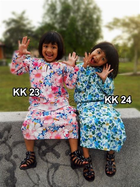 Pakai baju tanpa lengan berwarna terang di bawahnya. Busana Ana Ummi-pakaian Kanak2: BAJU KURUNG KANAK-KANAK SINAR