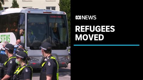 Protesters Arrested As Police Escort Refugees And Asylum Seekers To New Melbourne Hotel Abc